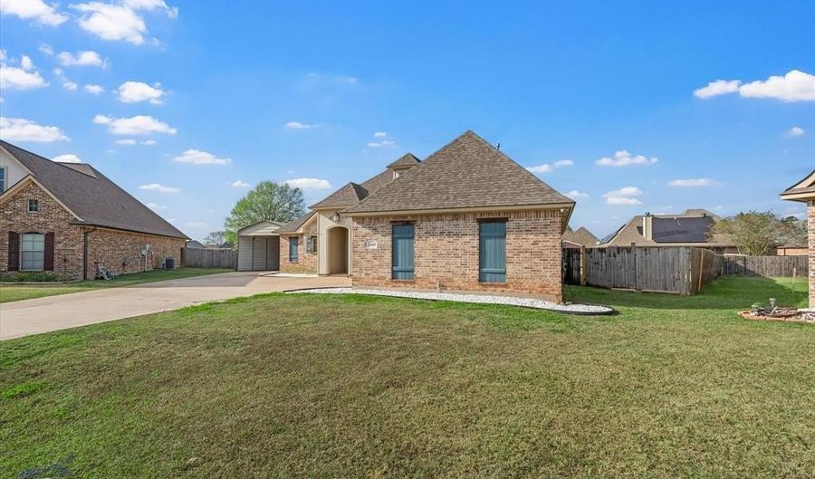 4429 Ellis Ct, Benton, LA 71006 - 4 Beds, 2 Bath