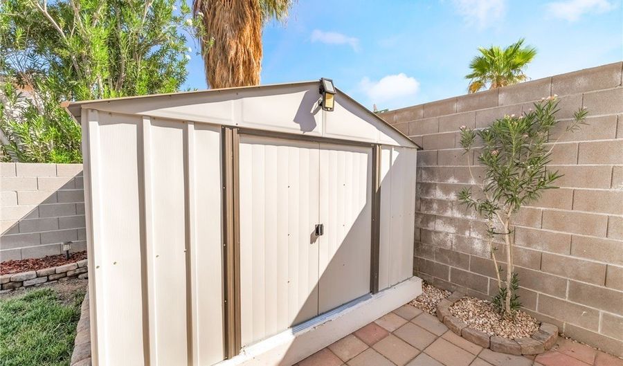 924 Highland Trails Ave, Henderson, NV 89015 - 3 Beds, 2 Bath
