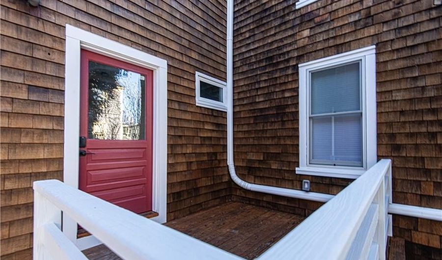 30 Prospect Hl 1, Newport, RI 02840 - 2 Beds, 1 Bath