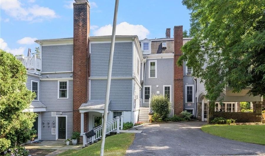 44 Bliss Mine Rd 10, Middletown, RI 02842 - 2 Beds, 3 Bath