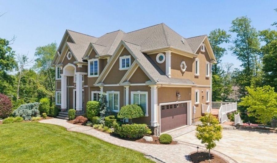 3 Buckingham Rd, Bayonne, NJ 07035 - 5 Beds, 6 Bath