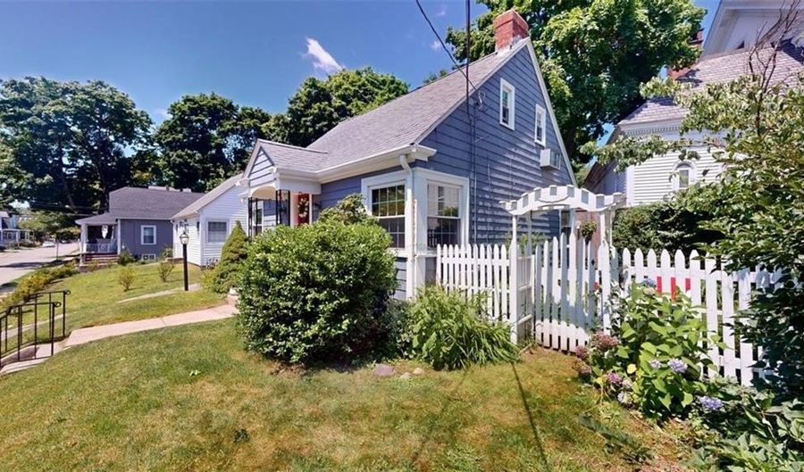 13 Tucker Ave, Cranston, RI 02905 - 2 Beds, 1 Bath