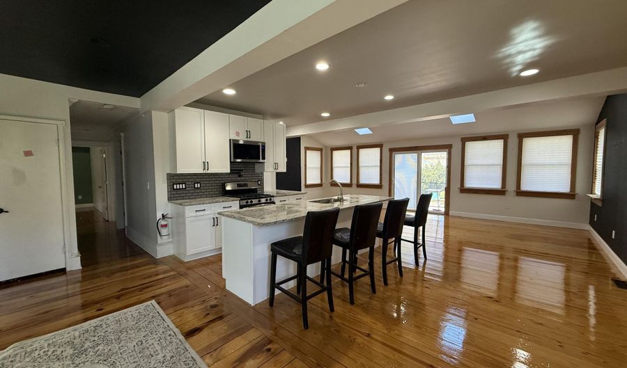 605 Farrelly Ave, Bayville, NJ 08721 - 5 Beds, 3 Bath