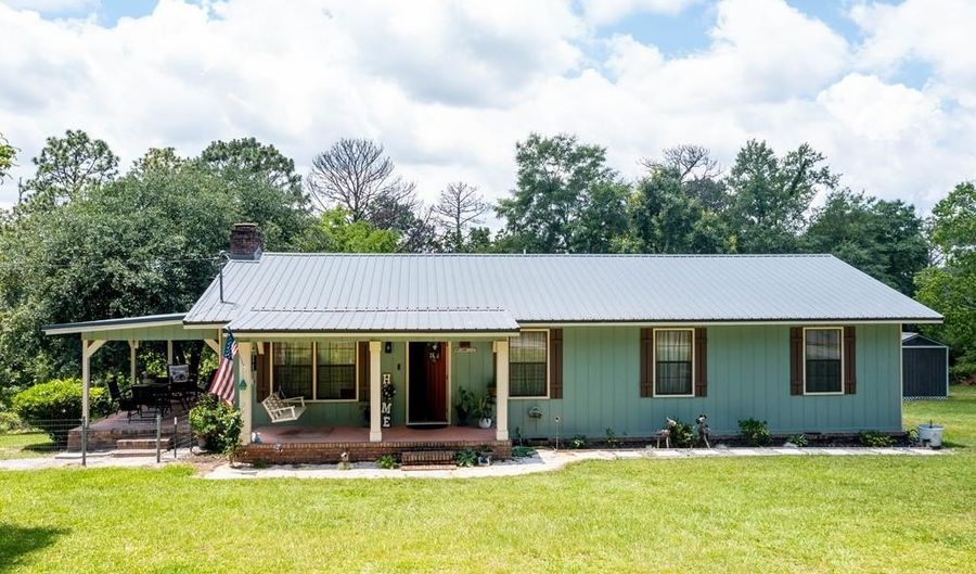 384 S Lakeview Dr, Abbeville, AL 36310 - 3 Beds, 2 Bath
