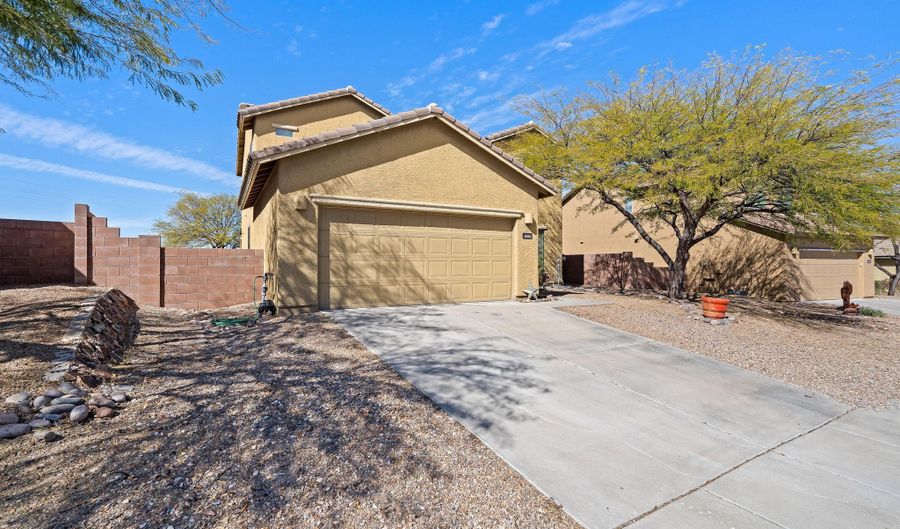 1006 S LIMESTONE St, Benson, AZ 85602 - 4 Beds, 4 Bath