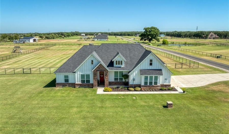 152 Katy Ranch Dr, Weatherford, TX 76085 - 4 Beds, 2 Bath