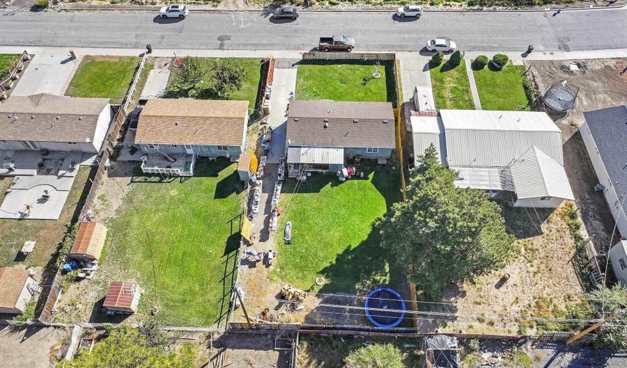 944 Kathrine St, Buhl, ID 83316 - 3 Beds, 2 Bath