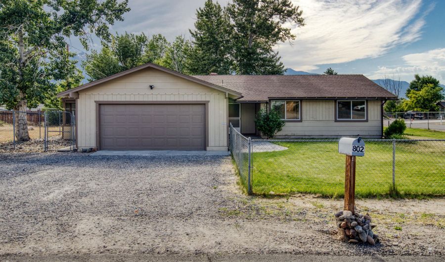 802 Lyell Way, Gardnerville, NV 89460 - 0 Beds, 2 Bath