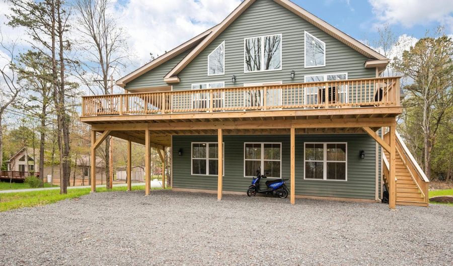 644 Towamensing Trl, Albrightsville, PA 18210 - 5 Beds, 4 Bath
