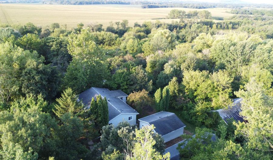 8384 N Broadway, Apple River, IL 61001 - 3 Beds, 3 Bath