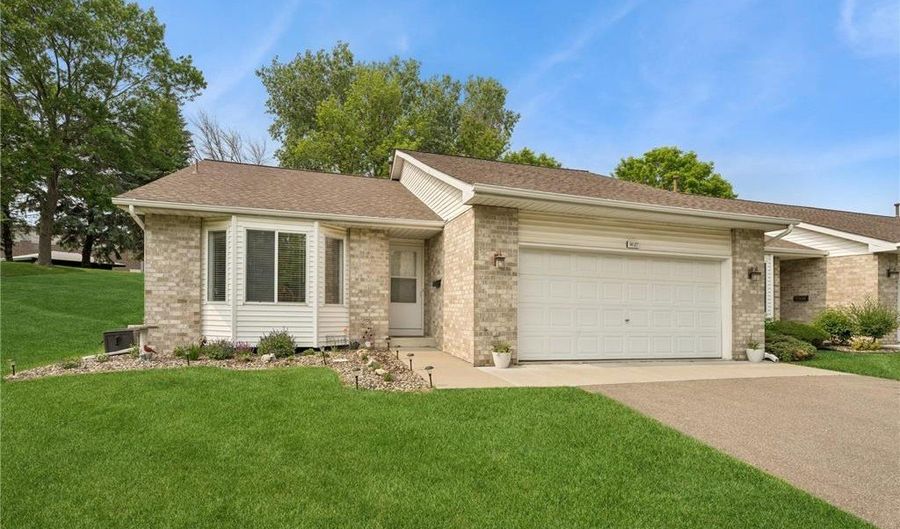 14127 141st St W, Apple Valley, MN 55124 - 2 Beds, 2 Bath
