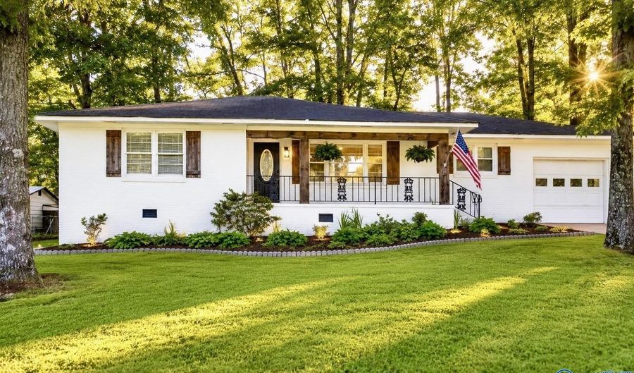 808 12th Ave NW, Arab, AL 35016 - 3 Beds, 2 Bath
