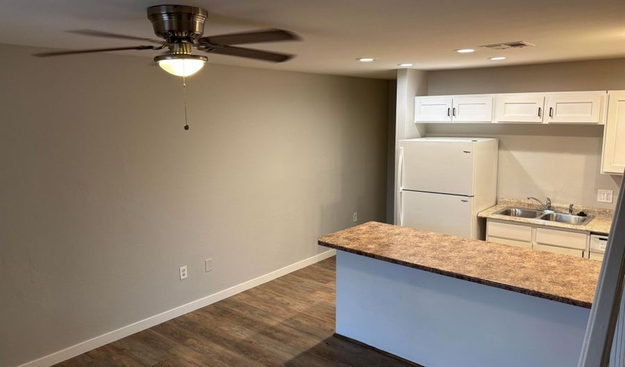528 E Navajo Ave Apt 3, Apache Junction, AZ 85119 - 3 Beds, 2 Bath