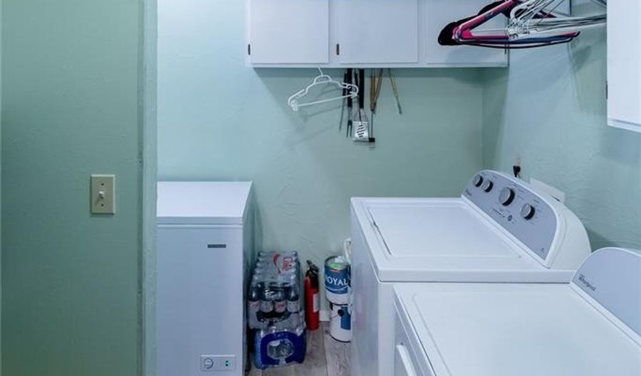 301 S 14th St, Arapaho, OK 73620 - 3 Beds, 2 Bath