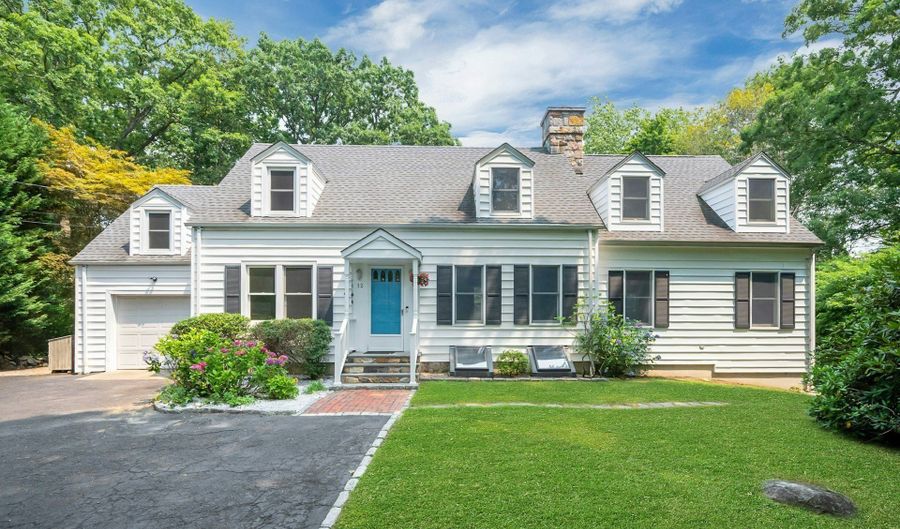 12 Laurel Ln, Darien, CT 06820 - 3 Beds, 3 Bath