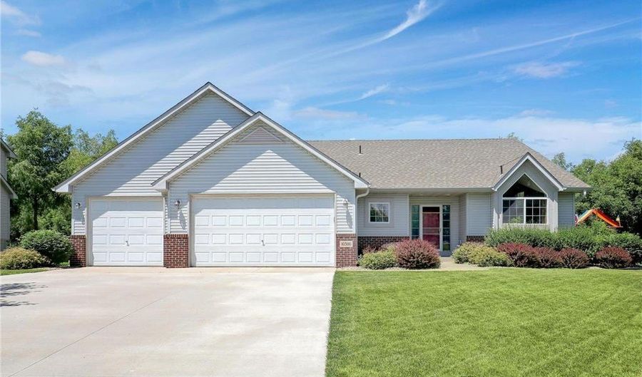 10386 Kali Ave NE, Albertville, MN 55301 - 4 Beds, 3 Bath