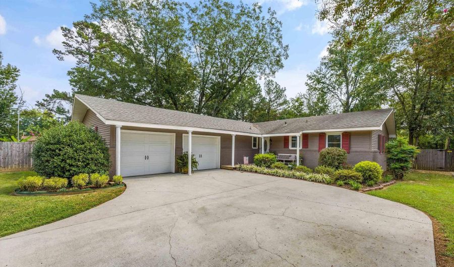 18 Sandra Ln, Athens, AL 35611 - 3 Beds, 2 Bath