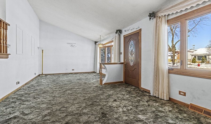 4317 W Linecrest Dr, Alsip, IL 60803 - 3 Beds, 2 Bath