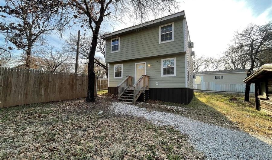 369 Tranquil Ln, Alvarado, TX 76009 - 2 Beds, 2 Bath