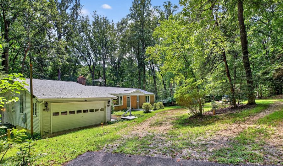 2720 HIDDEN VALLEY Rd, Accokeek, MD 20607 - 4 Beds, 3 Bath