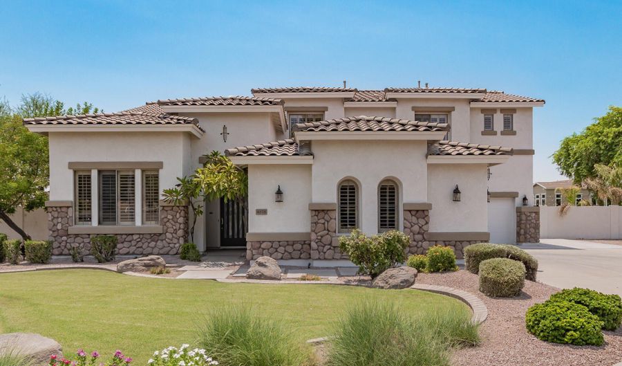 4878 S FRESNO St, Chandler, AZ 85249 - 5 Beds, 4 Bath