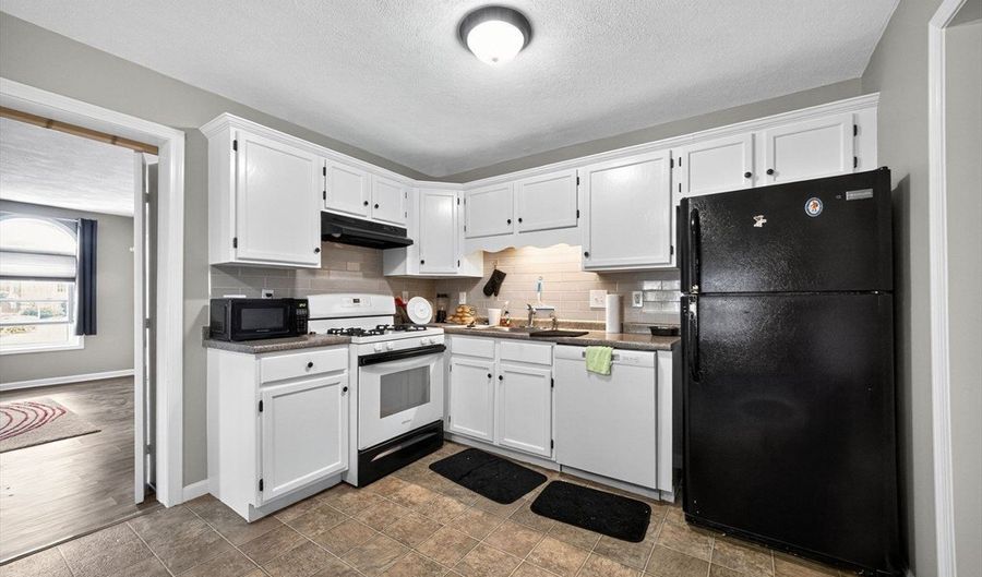 405 Boston Rd 2, Billerica, MA 01821 - 2 Beds, 1 Bath