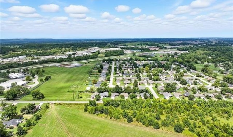 9325 E 530 Rd, Claremore, OK 74019 - 2 Beds, 1 Bath