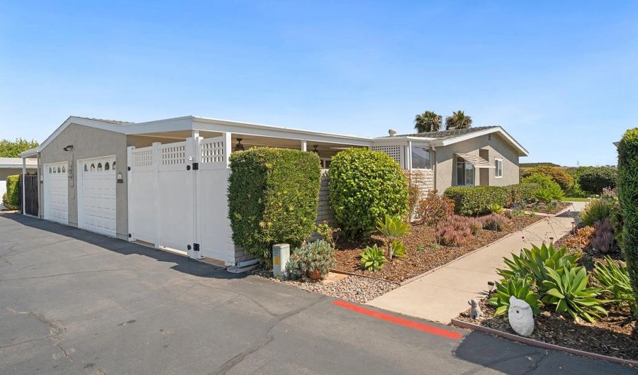 3613 Kieffer St, Oceanside, CA 92057 - 2 Beds, 2 Bath