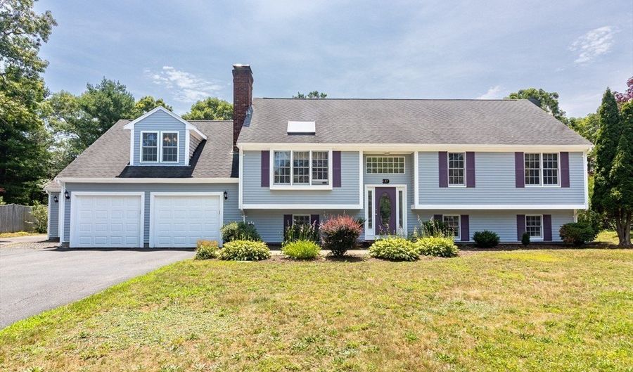 37 Yearling Run Rd, Bourne, MA 02532 - 3 Beds, 3 Bath