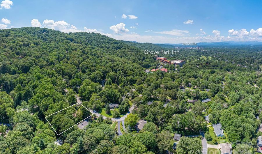 24 Woodcrest Rd, Asheville, NC 28804 - 4 Beds, 3 Bath
