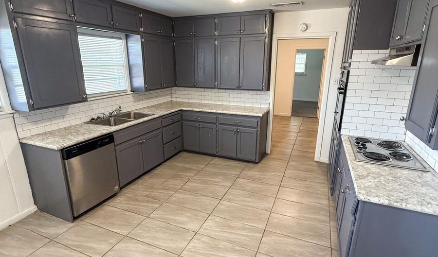 606 Coke Ave, Anton, TX 79313 - 3 Beds, 2 Bath