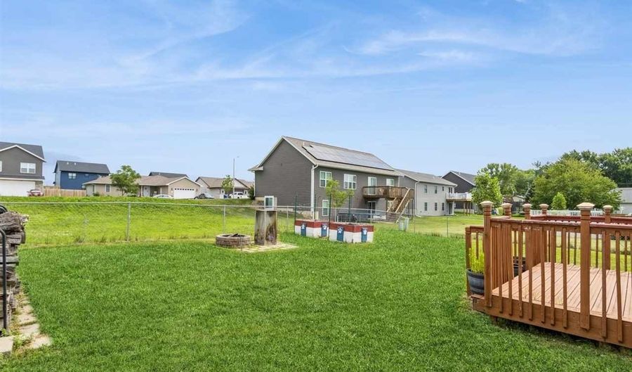 206 Buckeye Ln, Riverside, IA 52327 - 3 Beds, 3 Bath