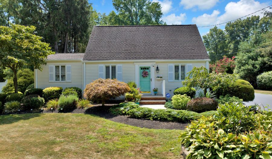 67 Swartzel Dr, Middletown, NJ 07748 - 3 Beds, 2 Bath