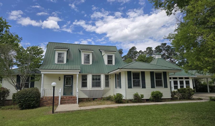 56 Wannamaker Dr, Barnwell, SC 29812 - 3 Beds, 2 Bath