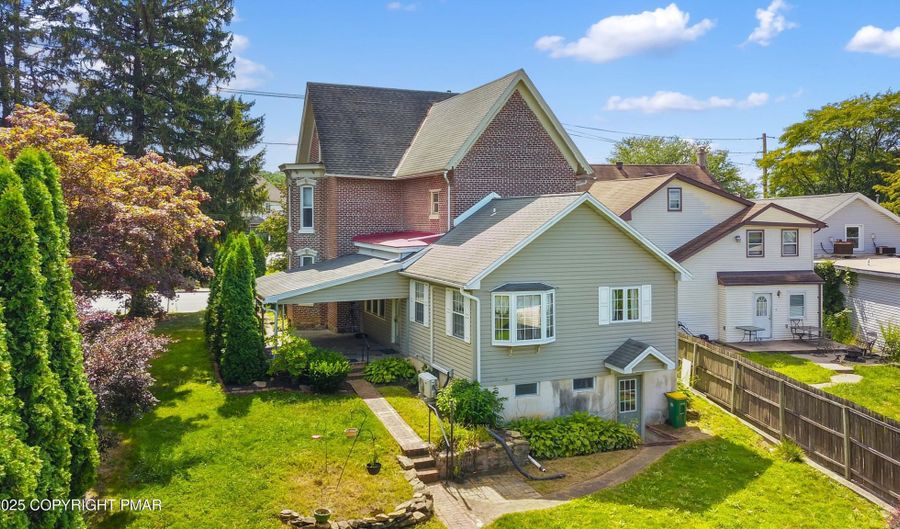 221 Franklin St, Alburtis, PA 18011 - 4 Beds, 3 Bath