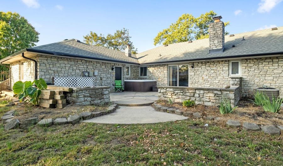 6709 Yellowstone Pkwy, Indianapolis, IN 46217 - 4 Beds, 3 Bath