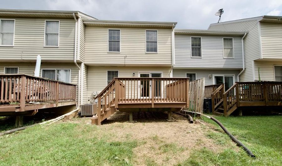 11425 RUNNING BEAR Ct, Beltsville, MD 20705 - 3 Beds, 3 Bath