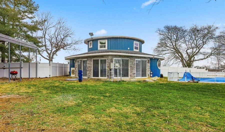 321 Peterson Ave, Auburn, KY 42206 - 3 Beds, 2 Bath