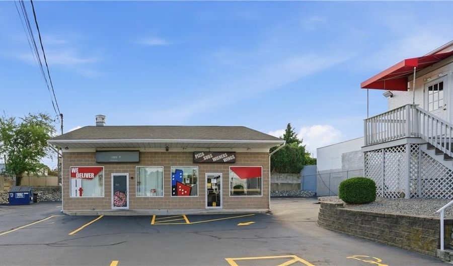 620 Killingly St, Johnston, RI 02919 - 1 Beds, 2 Bath