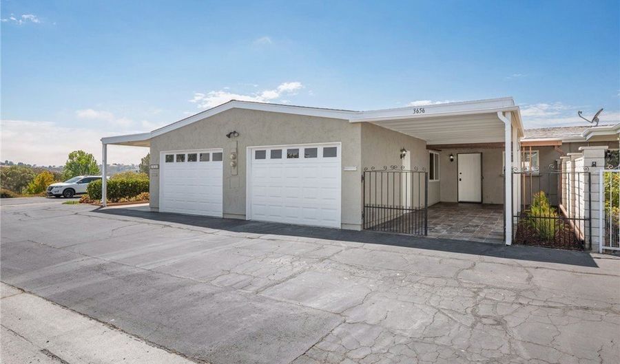 3656 Bartlett Ave, Oceanside, CA 92057 - 2 Beds, 2 Bath