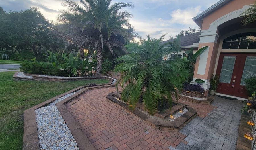 2461 WOODBARK St, Apopka, FL 32712 - 4 Beds, 4 Bath