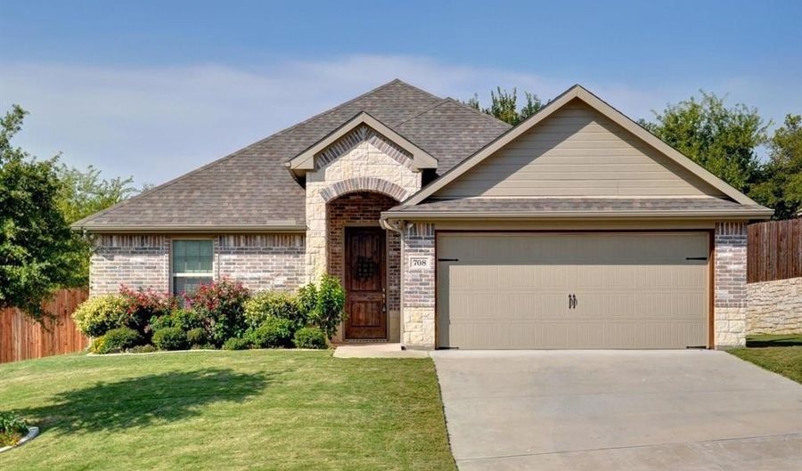 708 Westgate Dr, Aledo, TX 76008 - 3 Beds, 2 Bath