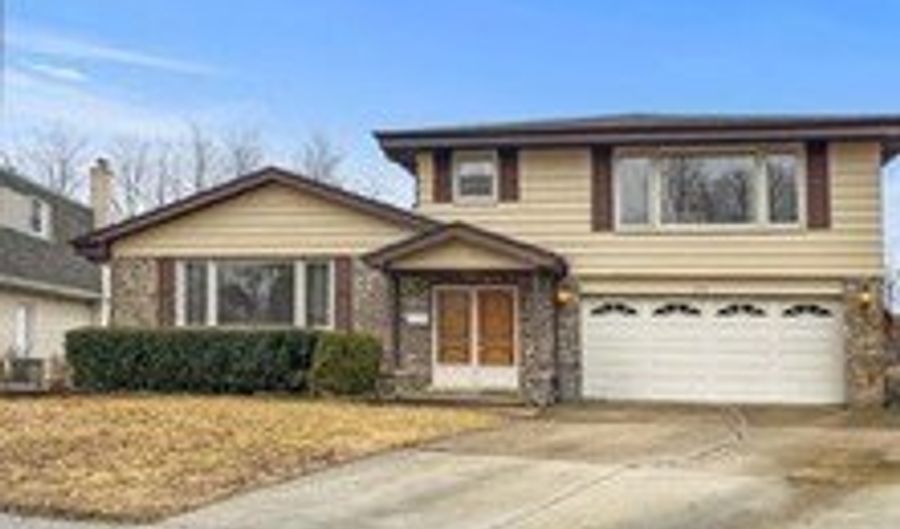 833 W Heritage Dr 2, Addison, IL 60101 - 1 Beds, 1 Bath
