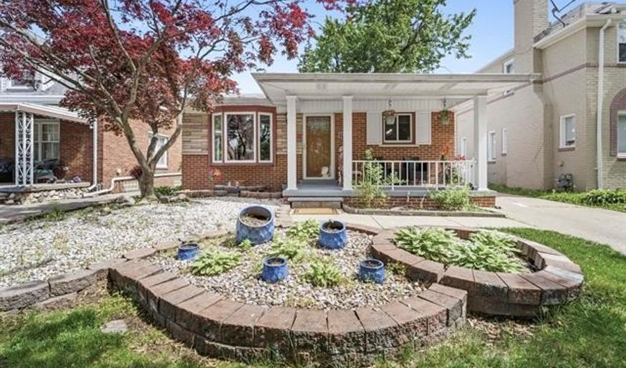15274 Regina Ave, Allen Park, MI 48101 - 3 Beds, 2 Bath
