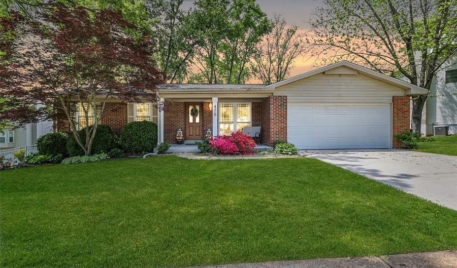 428 Melanie Meadows Ln, Ballwin, MO 63021 - 3 Beds, 3 Bath