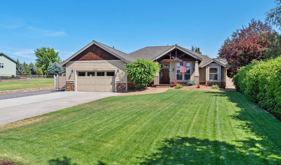 21420 Belknap Dr, Bend, OR 97701 - 3 Beds, 3 Bath