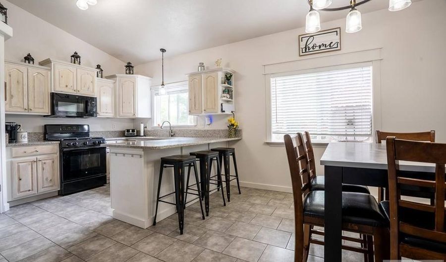 4130 E. Forest Glen Dr, Ammon, ID 83406 - 4 Beds, 3 Bath