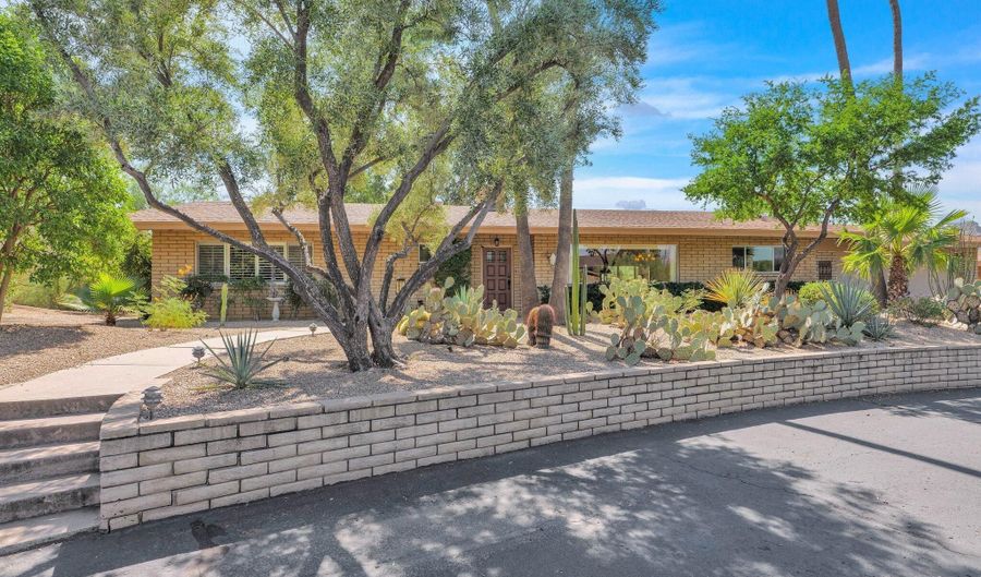 7835 E CAREFREE ESTATES Cir, Carefree, AZ 85377 - 2 Beds, 4 Bath