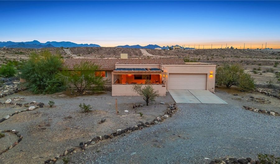 1880 Goldrush Rd, Bullhead City, AZ 86442 - 3 Beds, 2 Bath