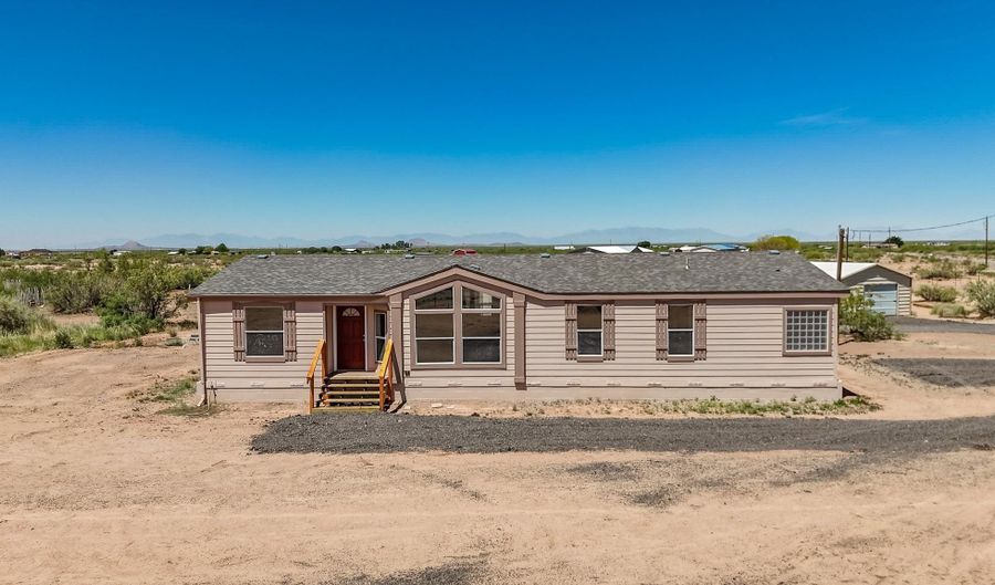 22 Foothills Dr, Alamogordo, NM 88310 - 3 Beds, 2 Bath